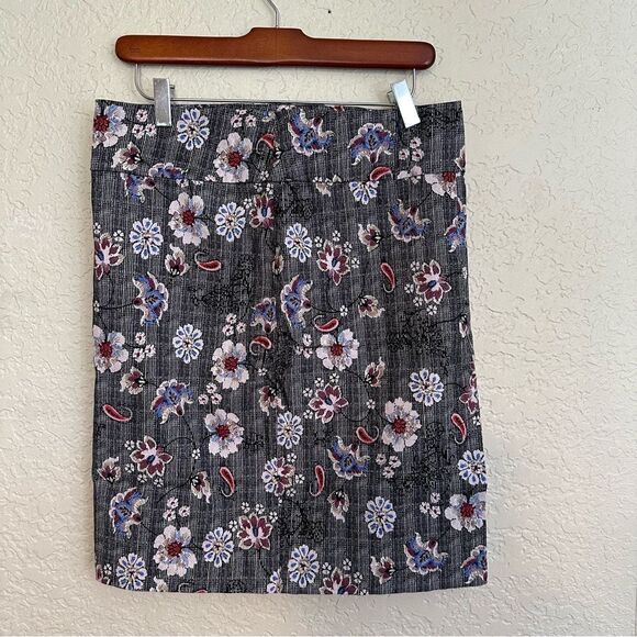 MARGARET M Christiana Pencil Knee Length Skirt Grey Floral Size Medium‎ - Picture 7 of 13
